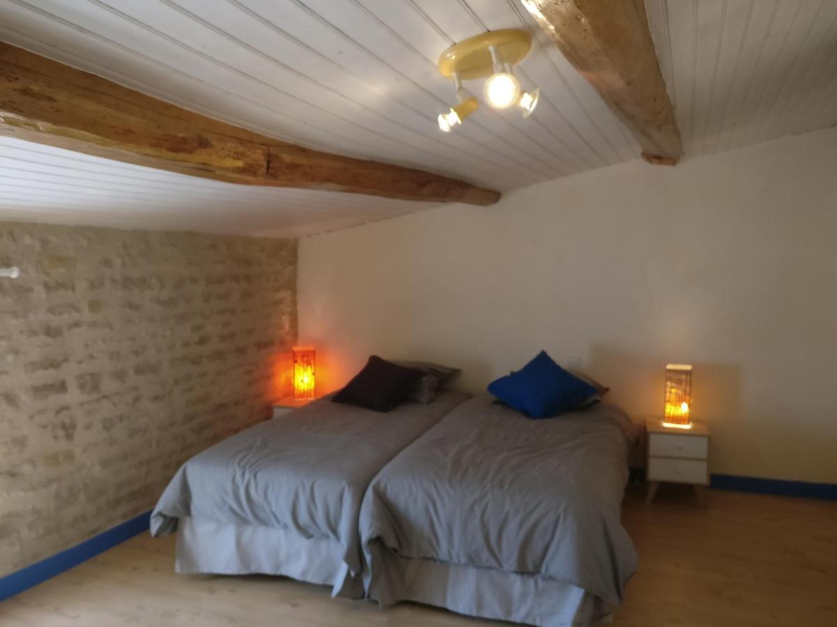 Des Km A La Ronde Bed & Breakfast