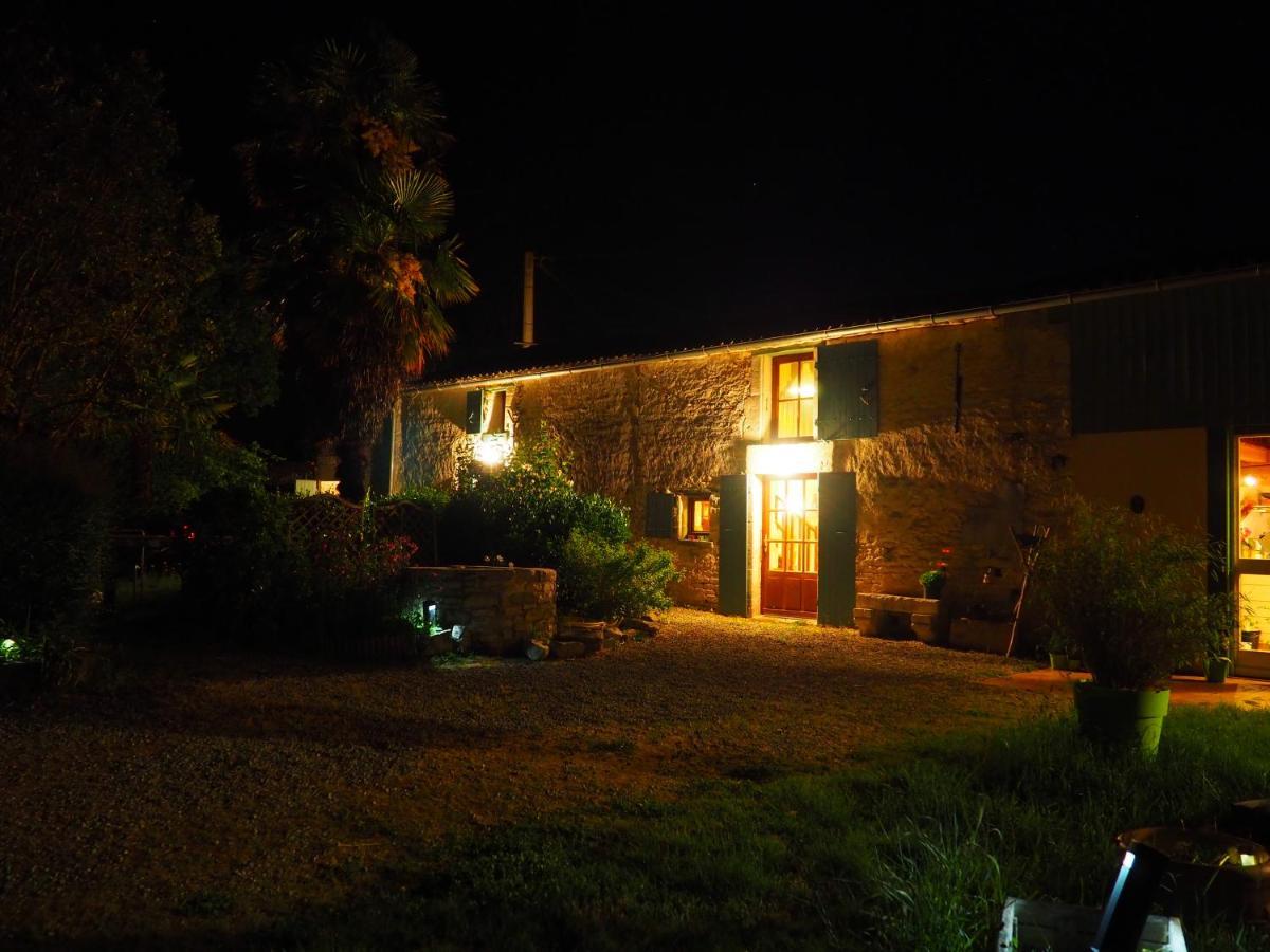 Des Km A La Ronde Bed & Breakfast