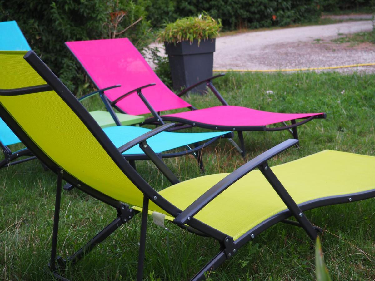 Des Km A La Ronde Bed & Breakfast